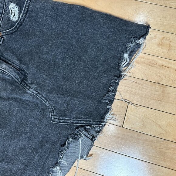 URBAN OUTFITTERS BDG Grey Black Denim Distressed Jean Mini Skirt Size small - Picture 3 of 12